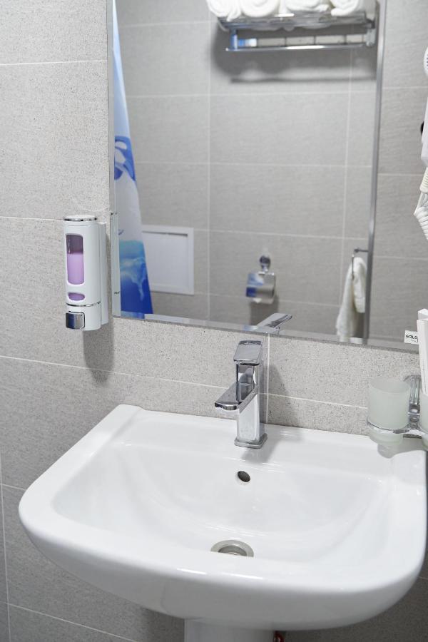 Vatan Plaza Hotel Tashkent Bagian luar foto
